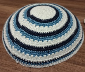 White knitted kippa 16cm mixed blue circles 